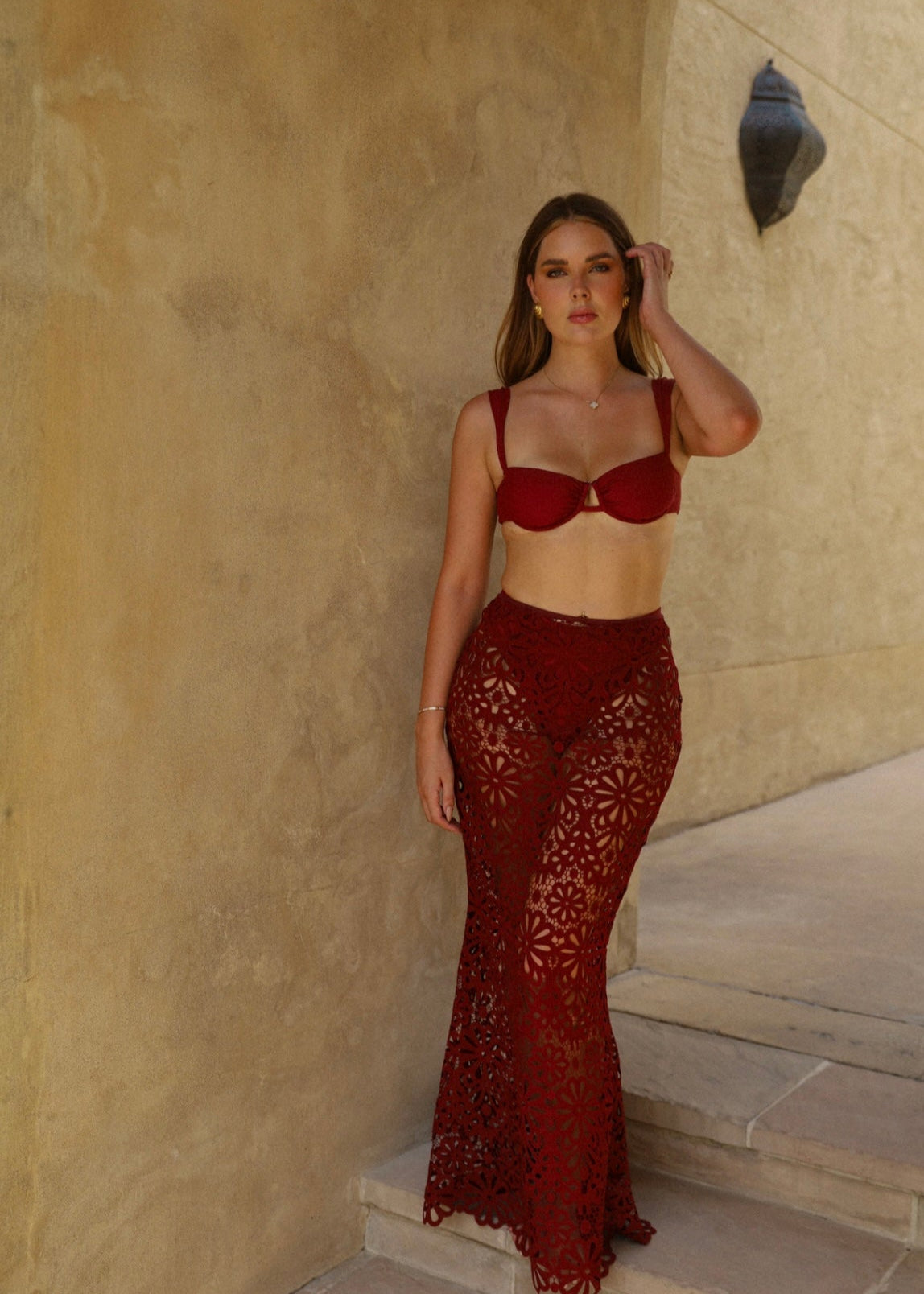 SHORT SLEEVE FLORAL CROP TOP IN CHERRY RED